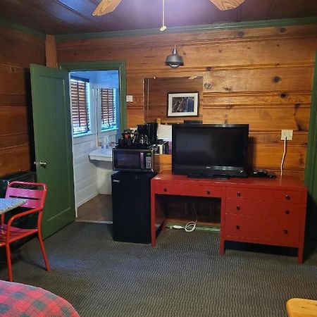 Shaver Lake Village Hotel מראה חיצוני תמונה