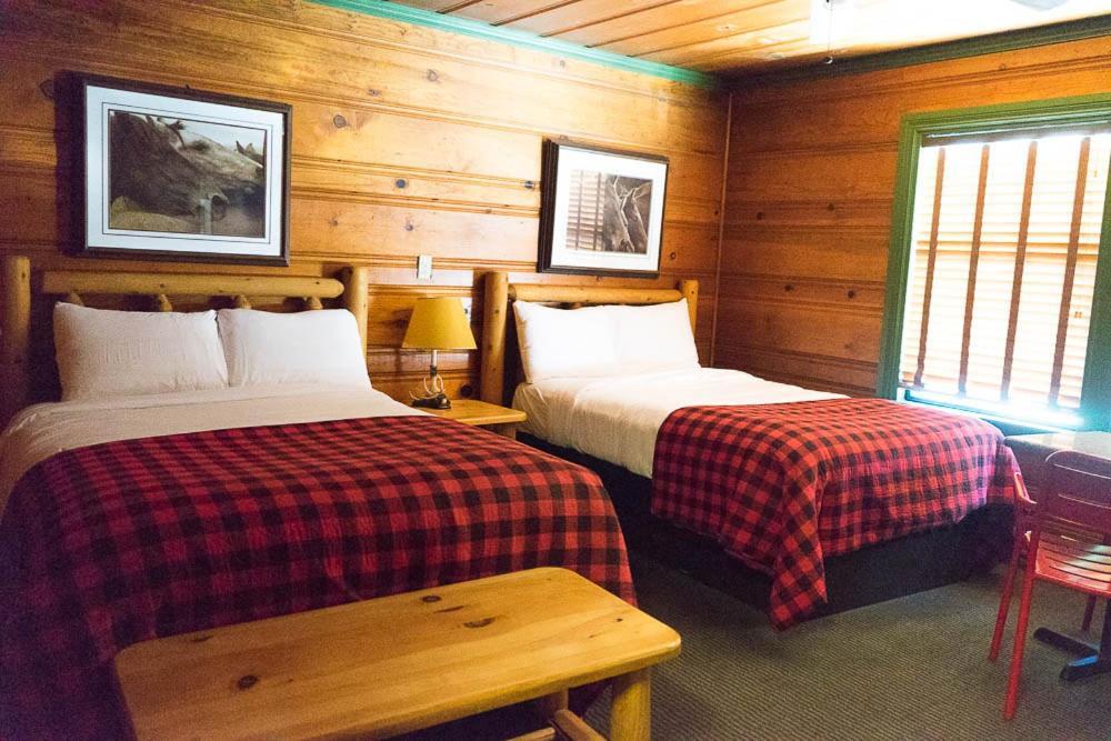 Shaver Lake Village Hotel מראה חיצוני תמונה