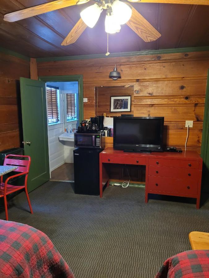 Shaver Lake Village Hotel מראה חיצוני תמונה