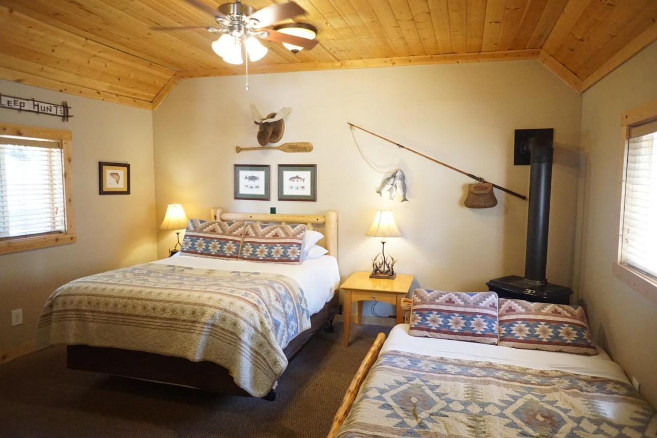 Shaver Lake Village Hotel מראה חיצוני תמונה