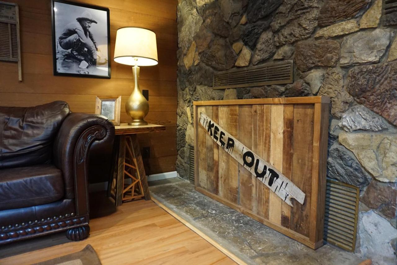Shaver Lake Village Hotel מראה חיצוני תמונה