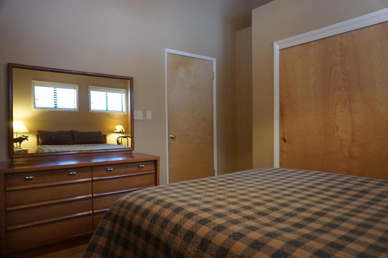 Shaver Lake Village Hotel מראה חיצוני תמונה