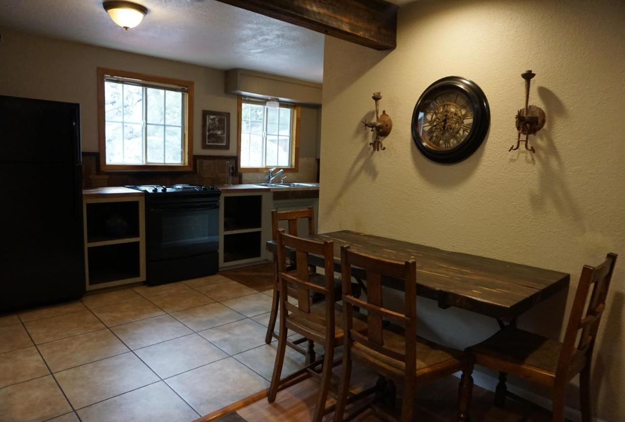 Shaver Lake Village Hotel מראה חיצוני תמונה